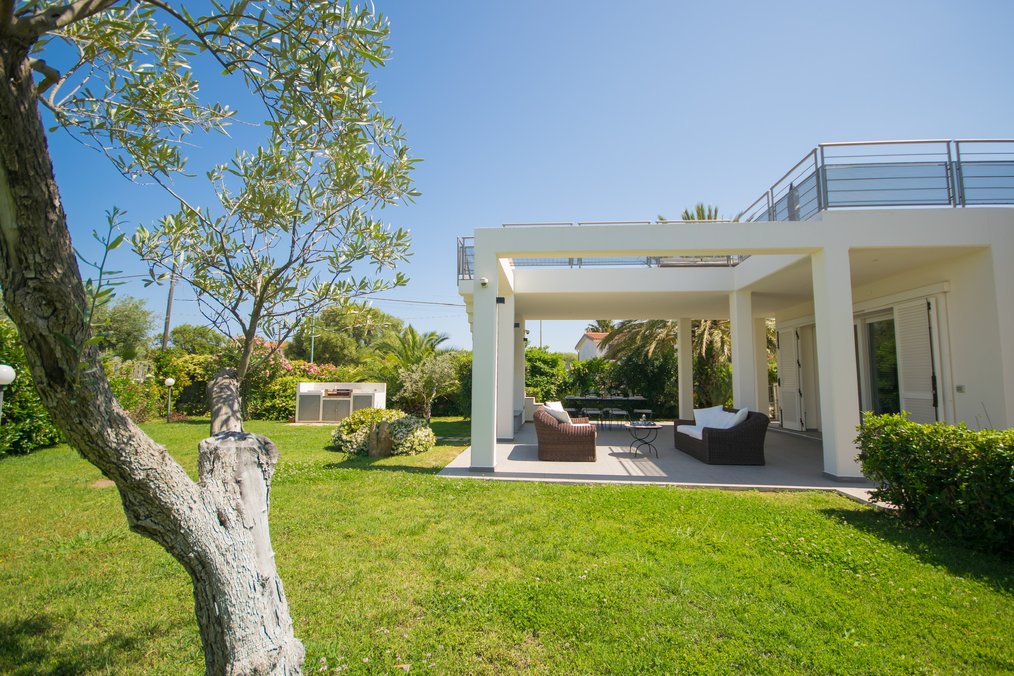 [Villa Leo] Solarium with Jacuzzi near the Sea
