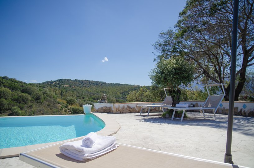 [Pool & Nature] Spazioso APT a 5 minuti dal mare