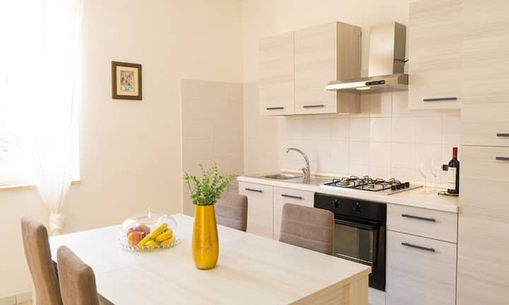 [APT Siniscola] Comodo con veranda e WiFi