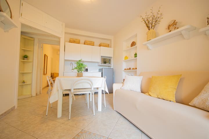 [Spiagge a Due Passi] - Yellow Sun Suite